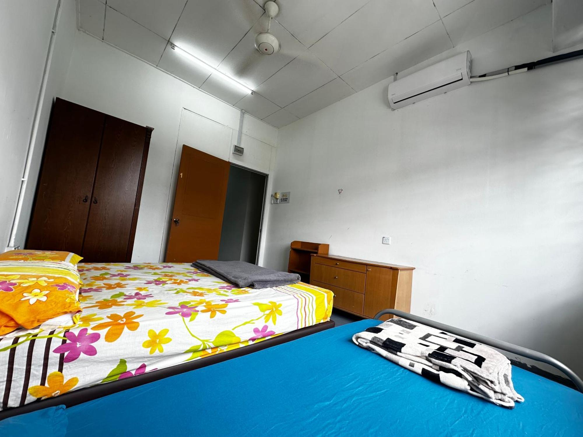 Jiaxin Dormitory - Puteri Wangsa 家馨旅舍 Ulu Tiram Bagian luar foto