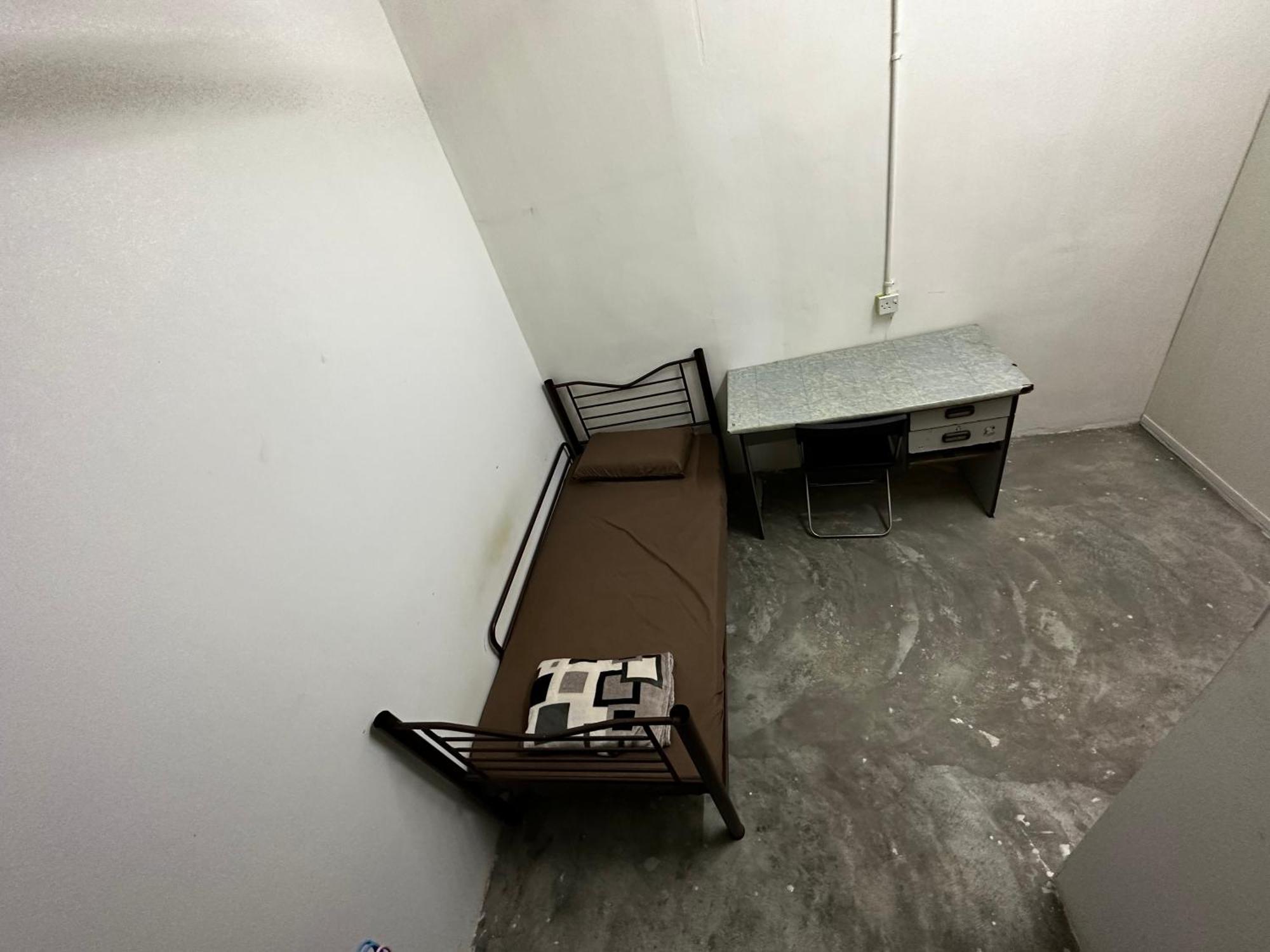 Jiaxin Dormitory - Puteri Wangsa 家馨旅舍 Ulu Tiram Bagian luar foto