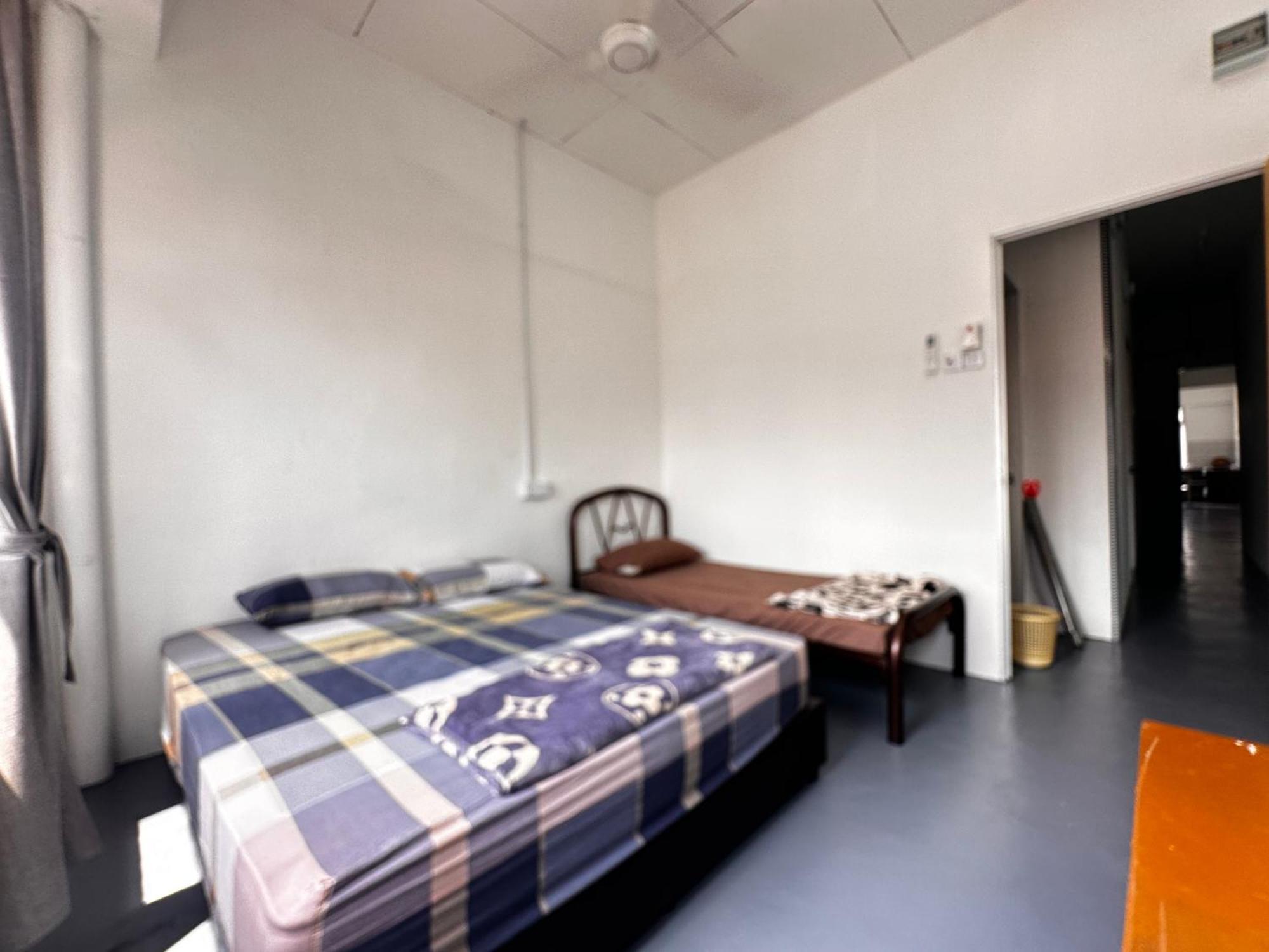 Jiaxin Dormitory - Puteri Wangsa 家馨旅舍 Ulu Tiram Bagian luar foto