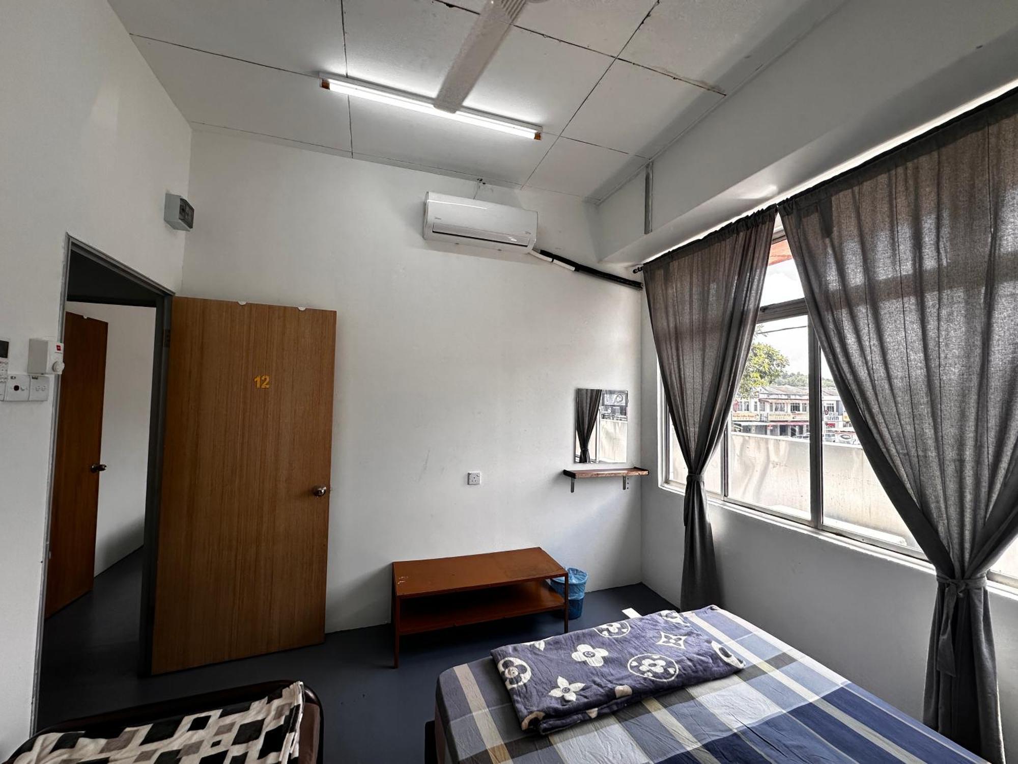 Jiaxin Dormitory - Puteri Wangsa 家馨旅舍 Ulu Tiram Bagian luar foto