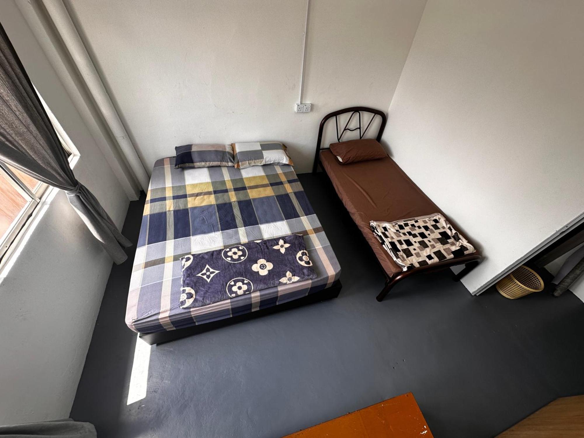 Jiaxin Dormitory - Puteri Wangsa 家馨旅舍 Ulu Tiram Bagian luar foto
