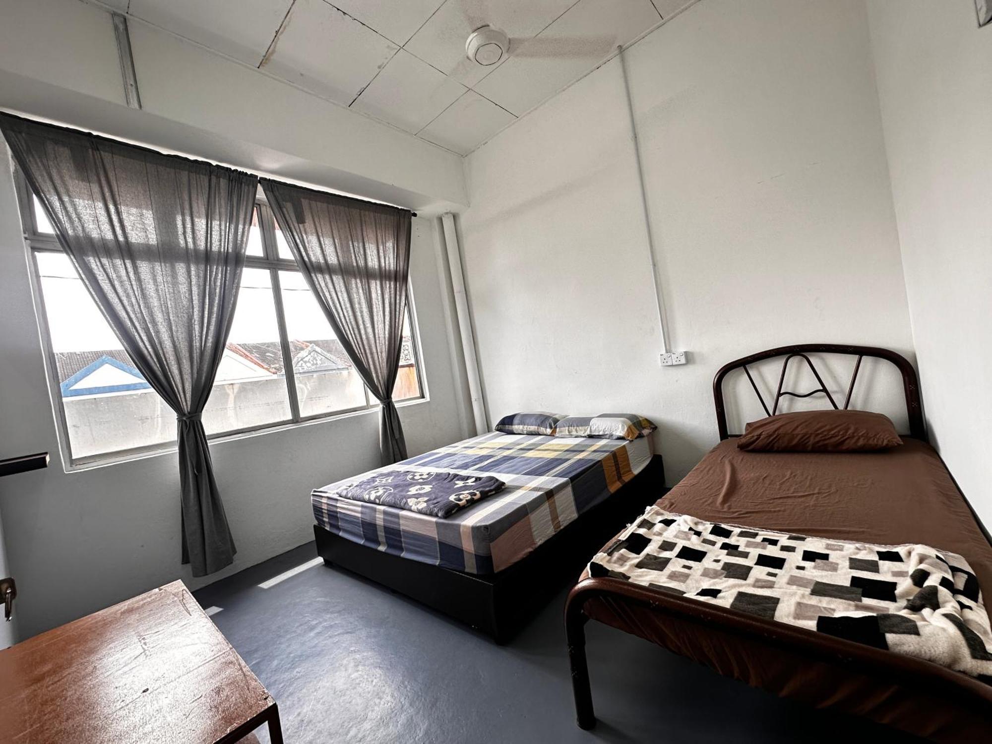 Jiaxin Dormitory - Puteri Wangsa 家馨旅舍 Ulu Tiram Bagian luar foto