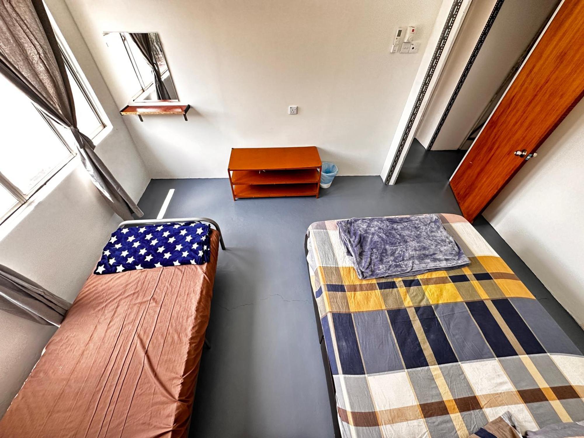 Jiaxin Dormitory - Puteri Wangsa 家馨旅舍 Ulu Tiram Bagian luar foto