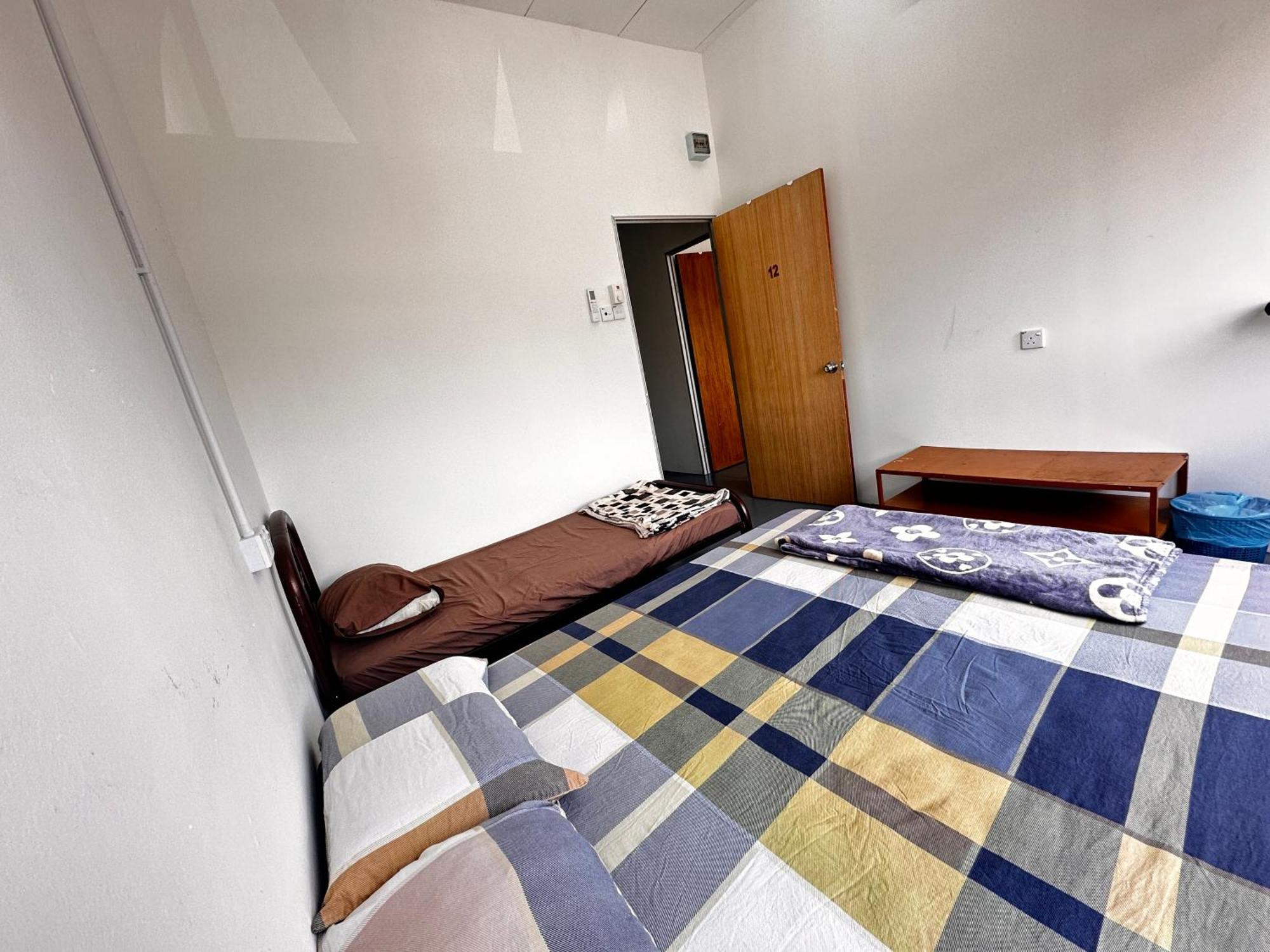 Jiaxin Dormitory - Puteri Wangsa 家馨旅舍 Ulu Tiram Bagian luar foto